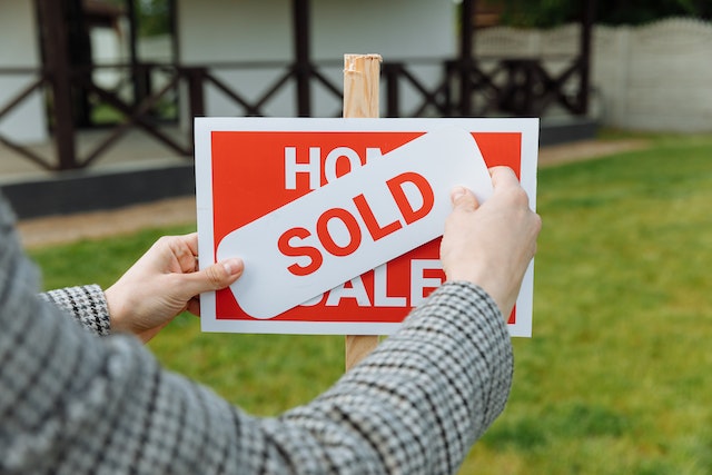 Tracy Burgess Sells!